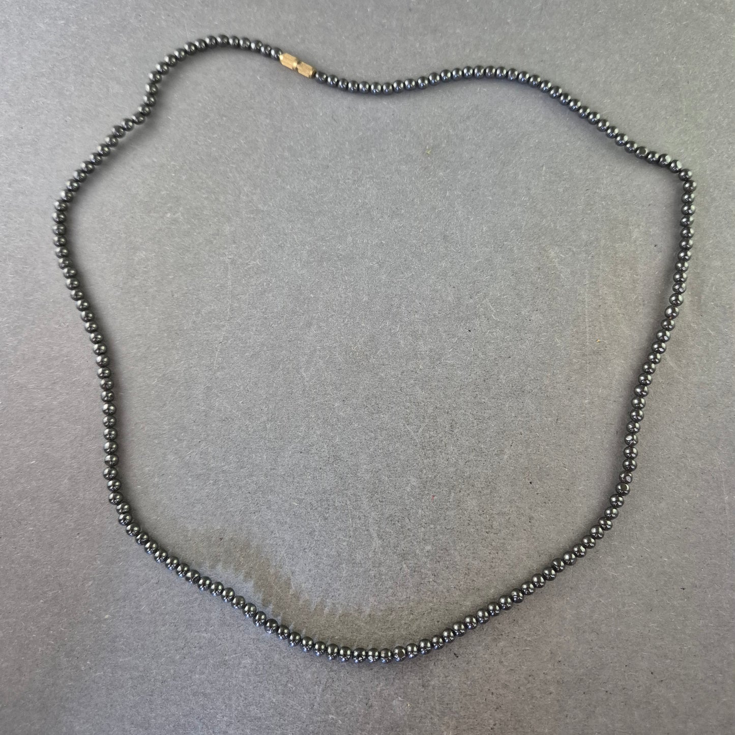 Damen Kette – Hämatit Perlenkette in klassischem Design