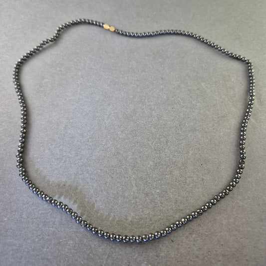 Damen Kette – Hämatit Perlenkette in klassischem Design