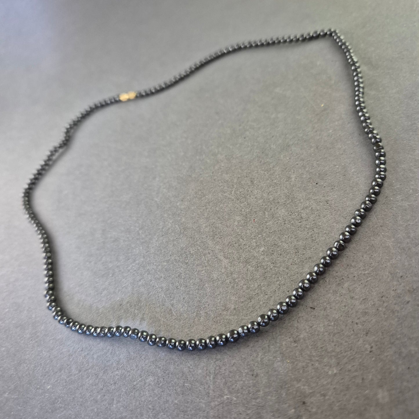 Damen Kette – Hämatit Perlenkette in klassischem Design