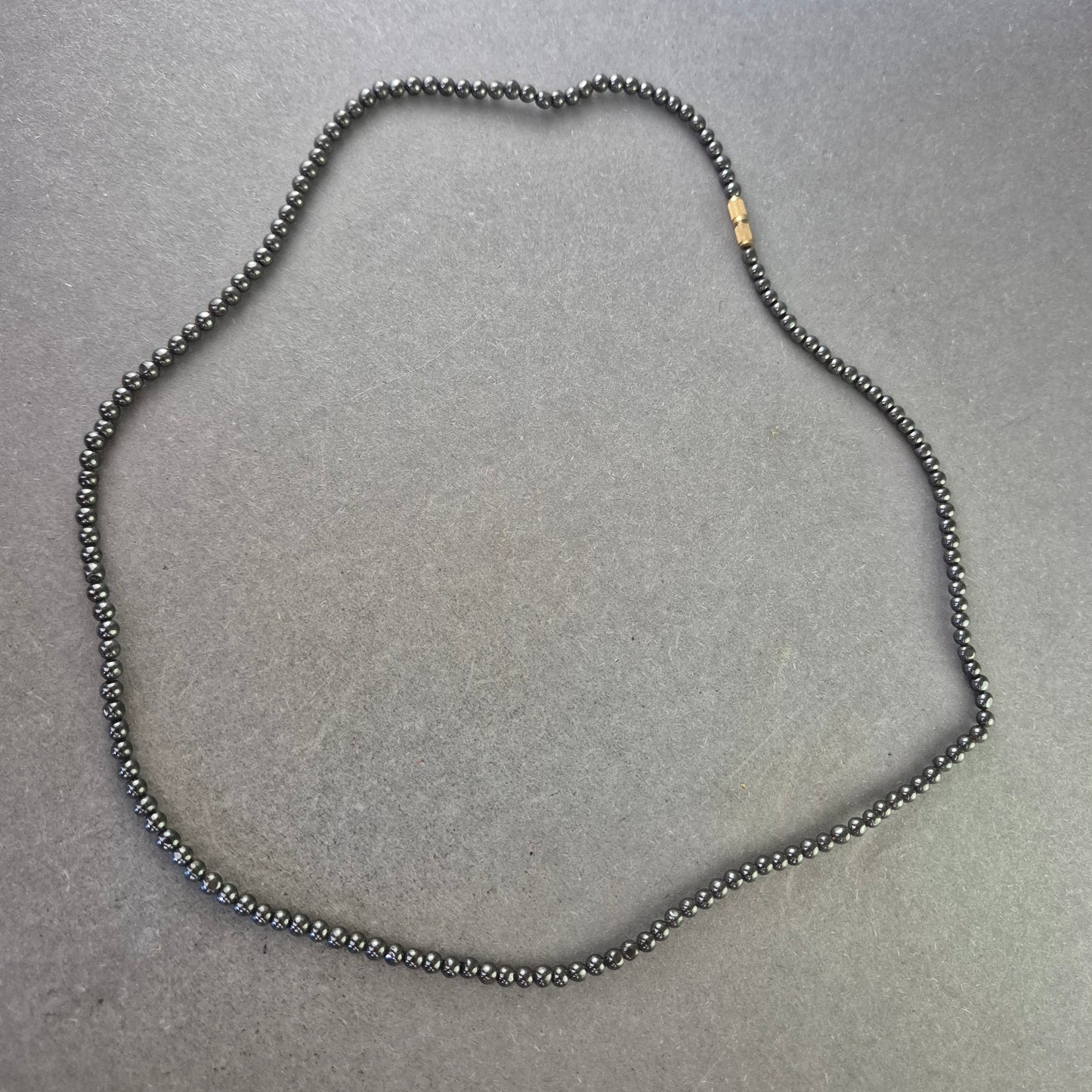 Damen Kette – Hämatit Perlenkette in klassischem Design