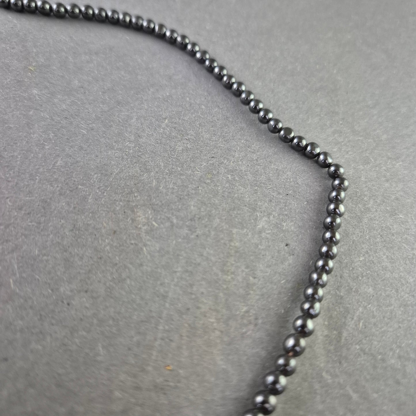 Damen Kette – Hämatit Perlenkette in klassischem Design