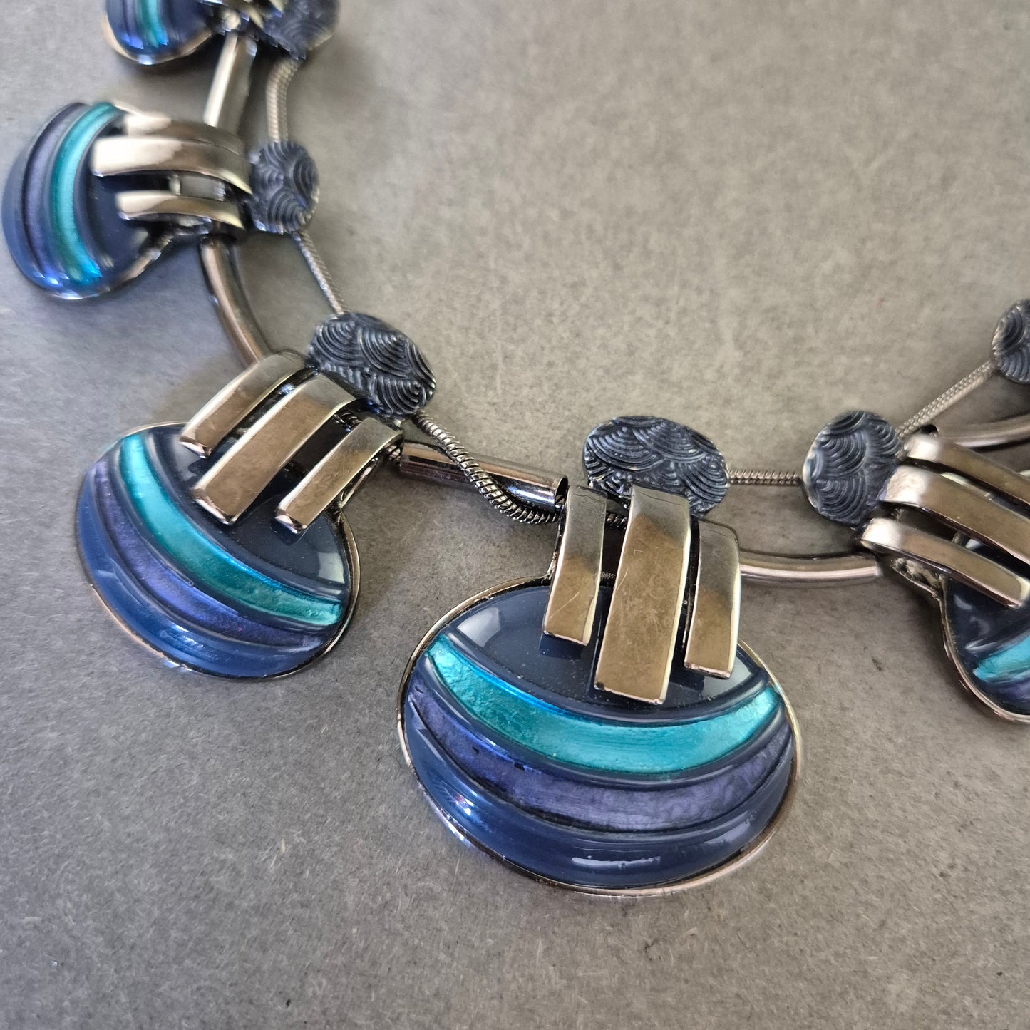 Damen Kette – Statement Halskette mit blauen Anhängern