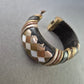 Vintage Armreif – Handgefertigter Armreif mit Messing- und Perlmutt-Details