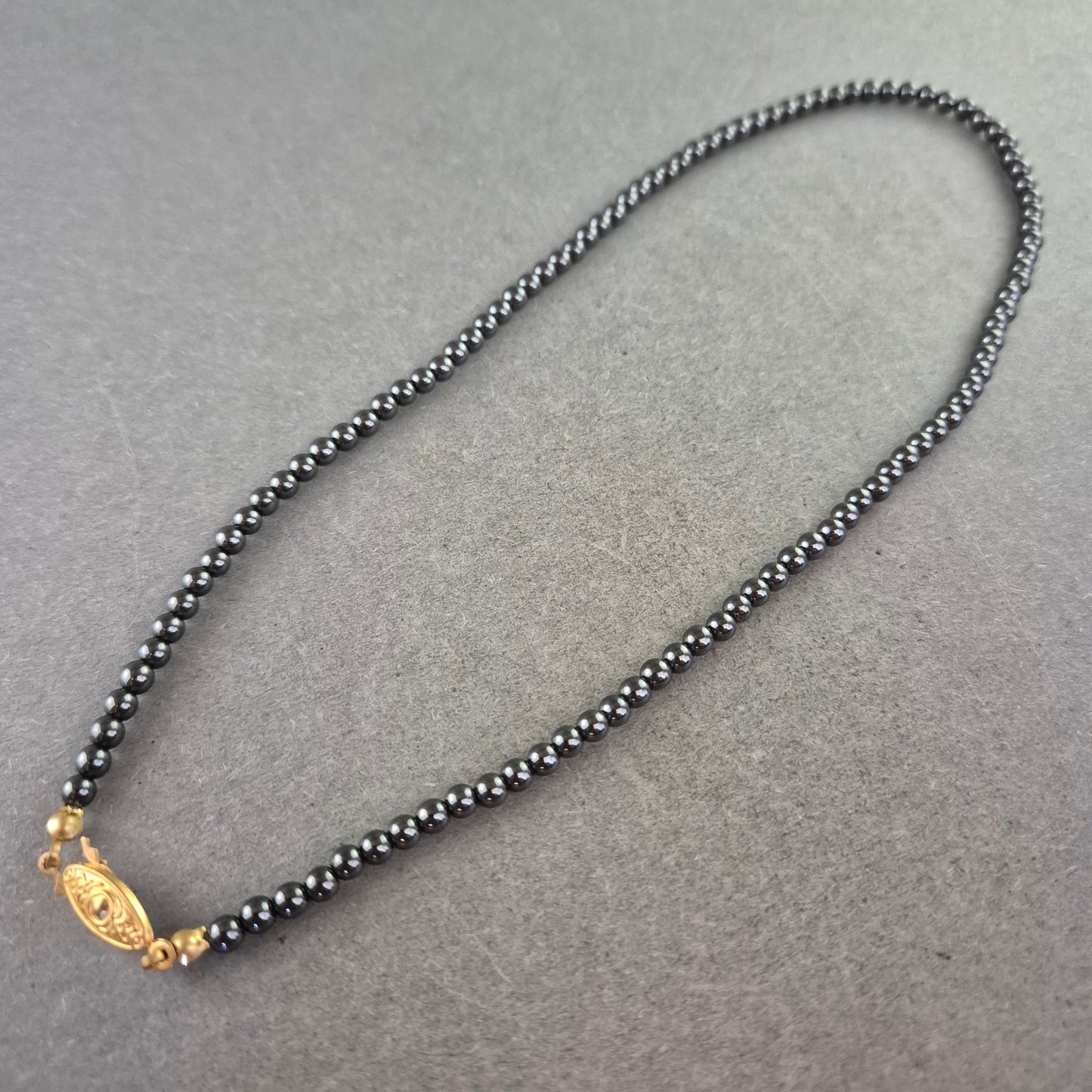 Elegante Hämatit Kette – Klassisches Design mit dezentem Glanz