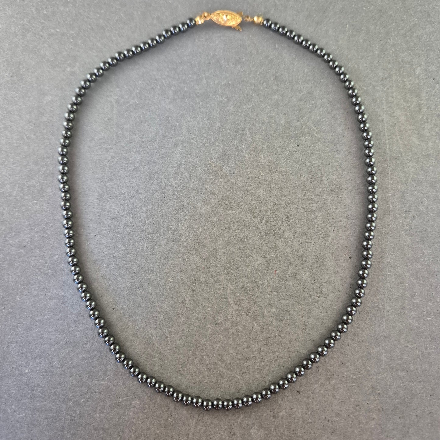 Elegante Hämatit Kette – Klassisches Design mit dezentem Glanz