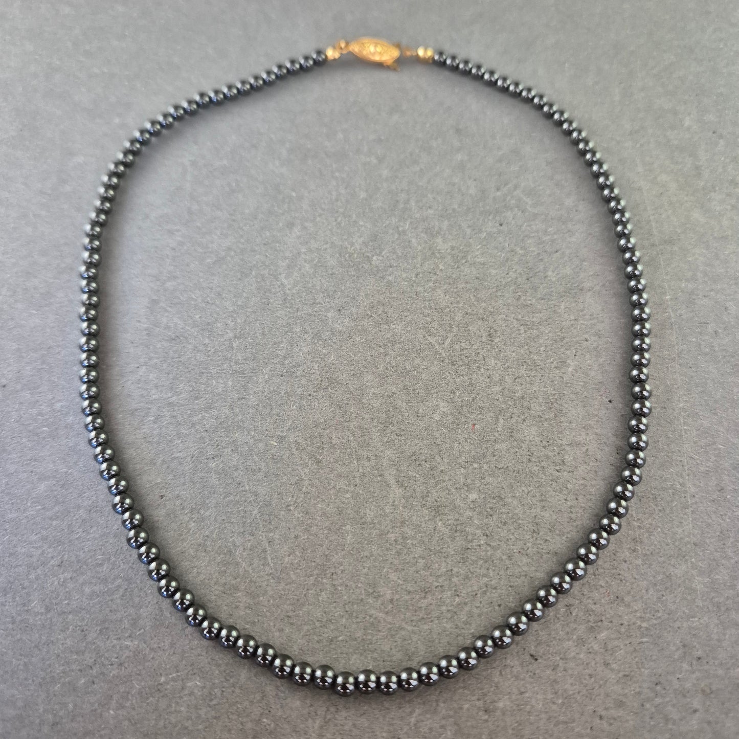 Elegante Hämatit Kette – Klassisches Design mit dezentem Glanz