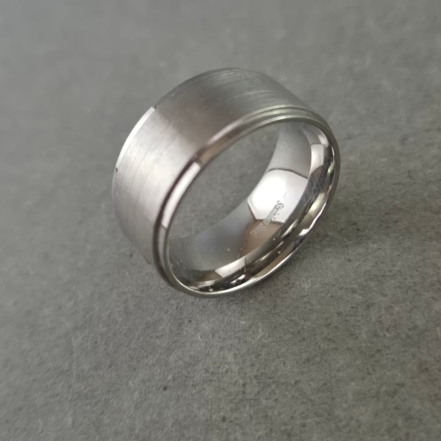 Schlichter Edelstahl Ring – Modern & Maskulin