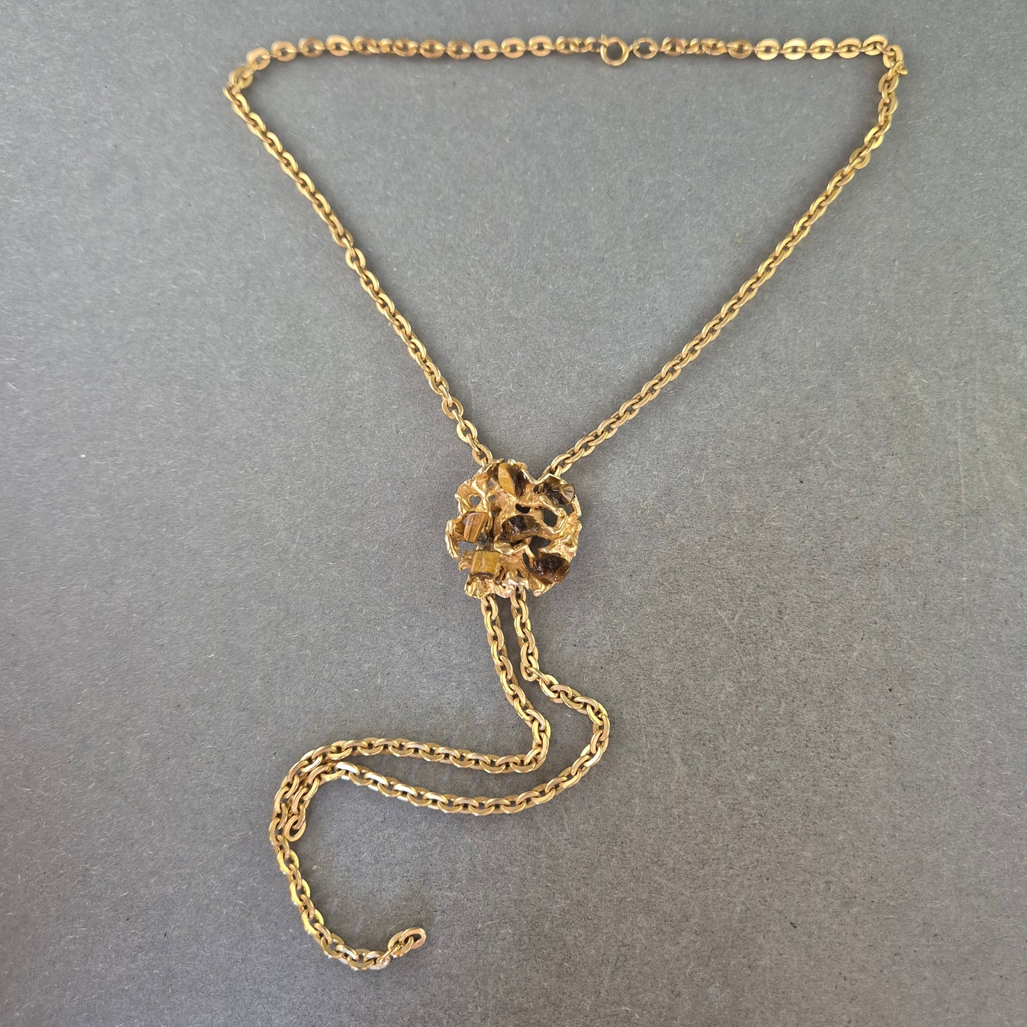 Vintage Kette mit abstraktem Mittelteil – Extravagant & Goldfarben