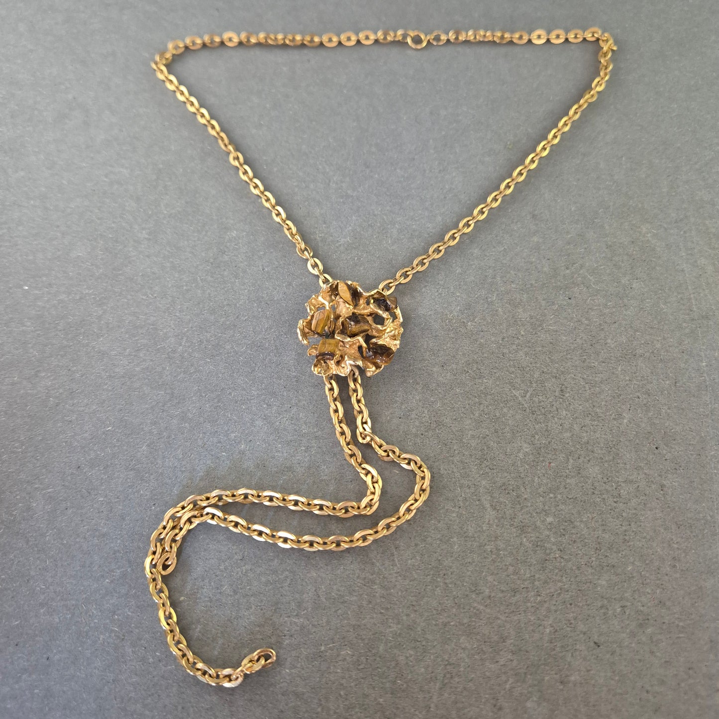 Vintage Kette mit abstraktem Mittelteil – Extravagant & Goldfarben