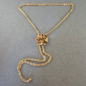 Vintage Kette mit abstraktem Mittelteil – Extravagant & Goldfarben