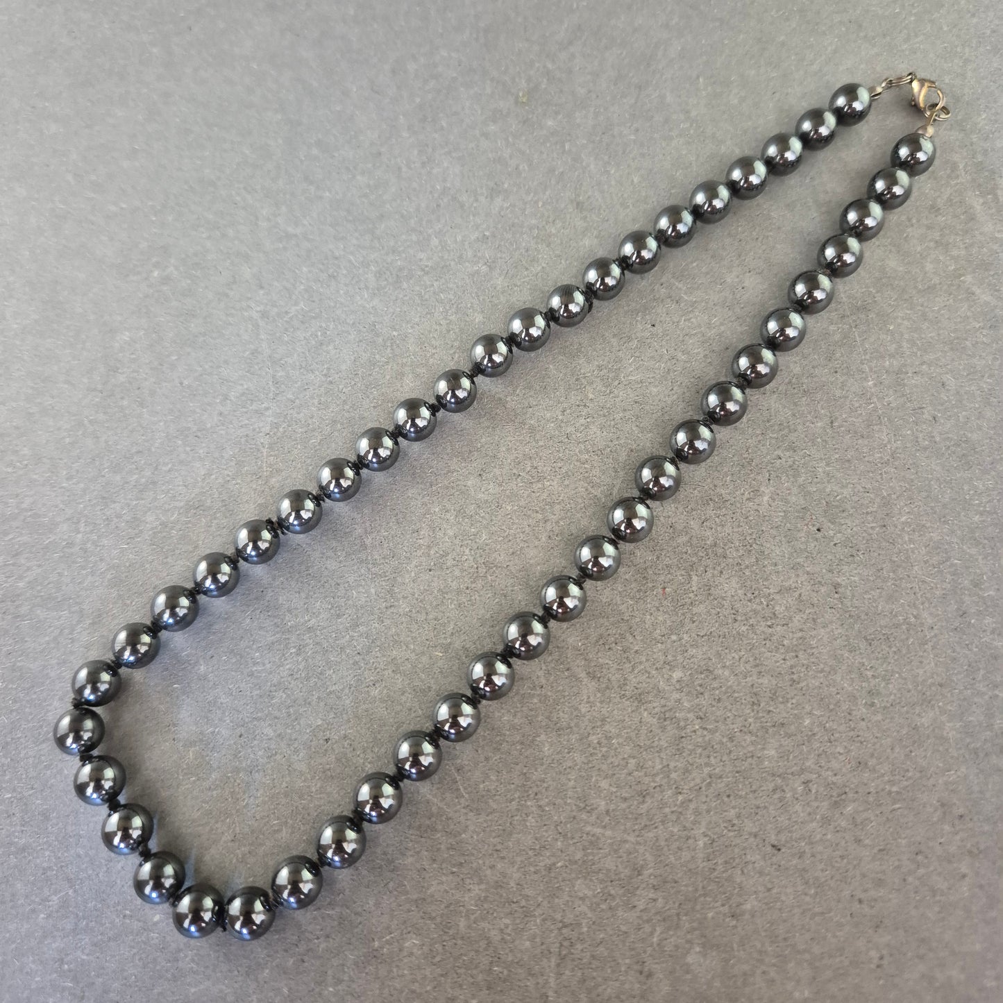 Elegante Hämatit Halskette – Kugelperlen, ca. 45 cm