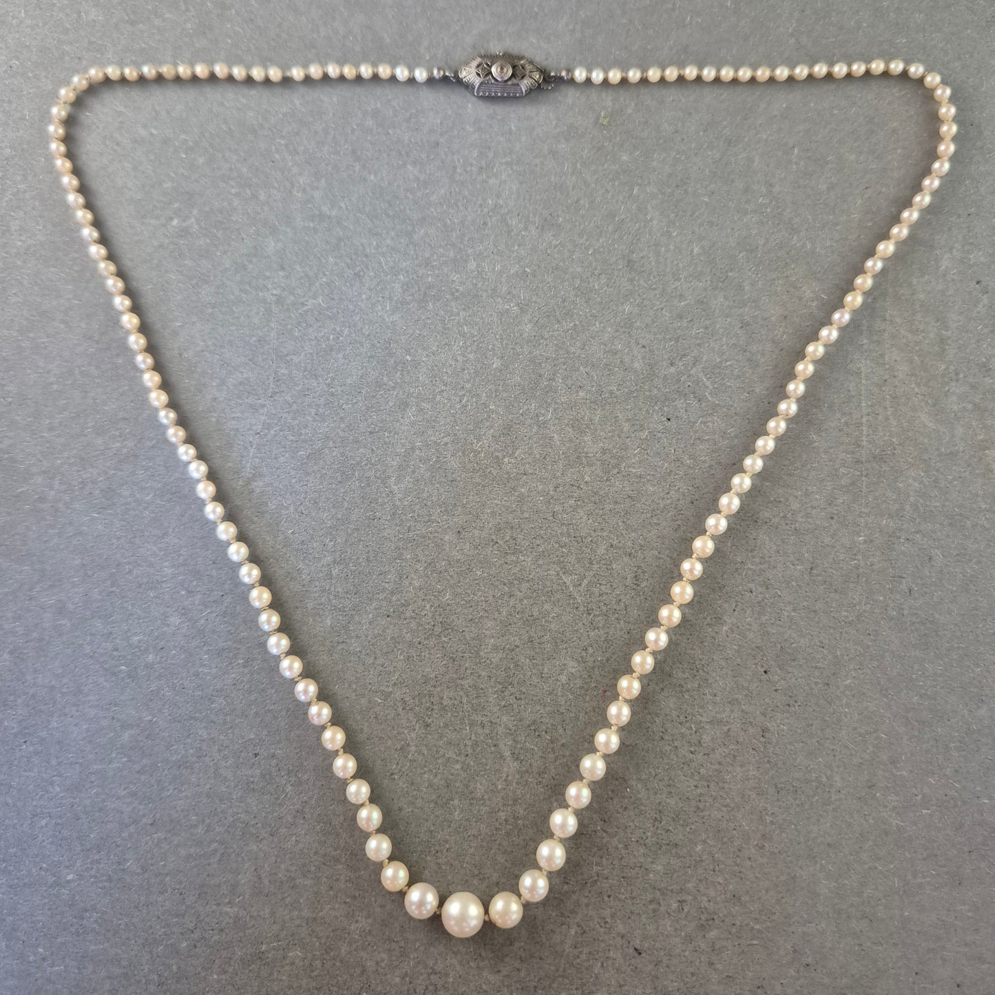 Klassische Perlen Halskette mit Silberverschluss