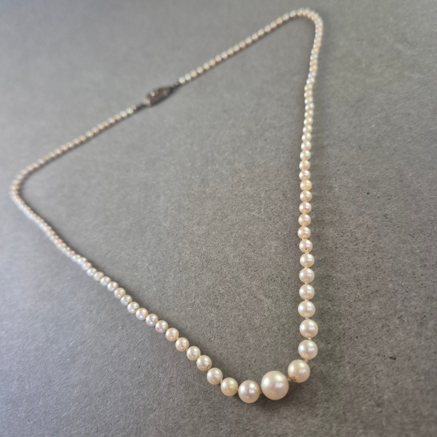 Klassische Perlen Halskette mit Silberverschluss