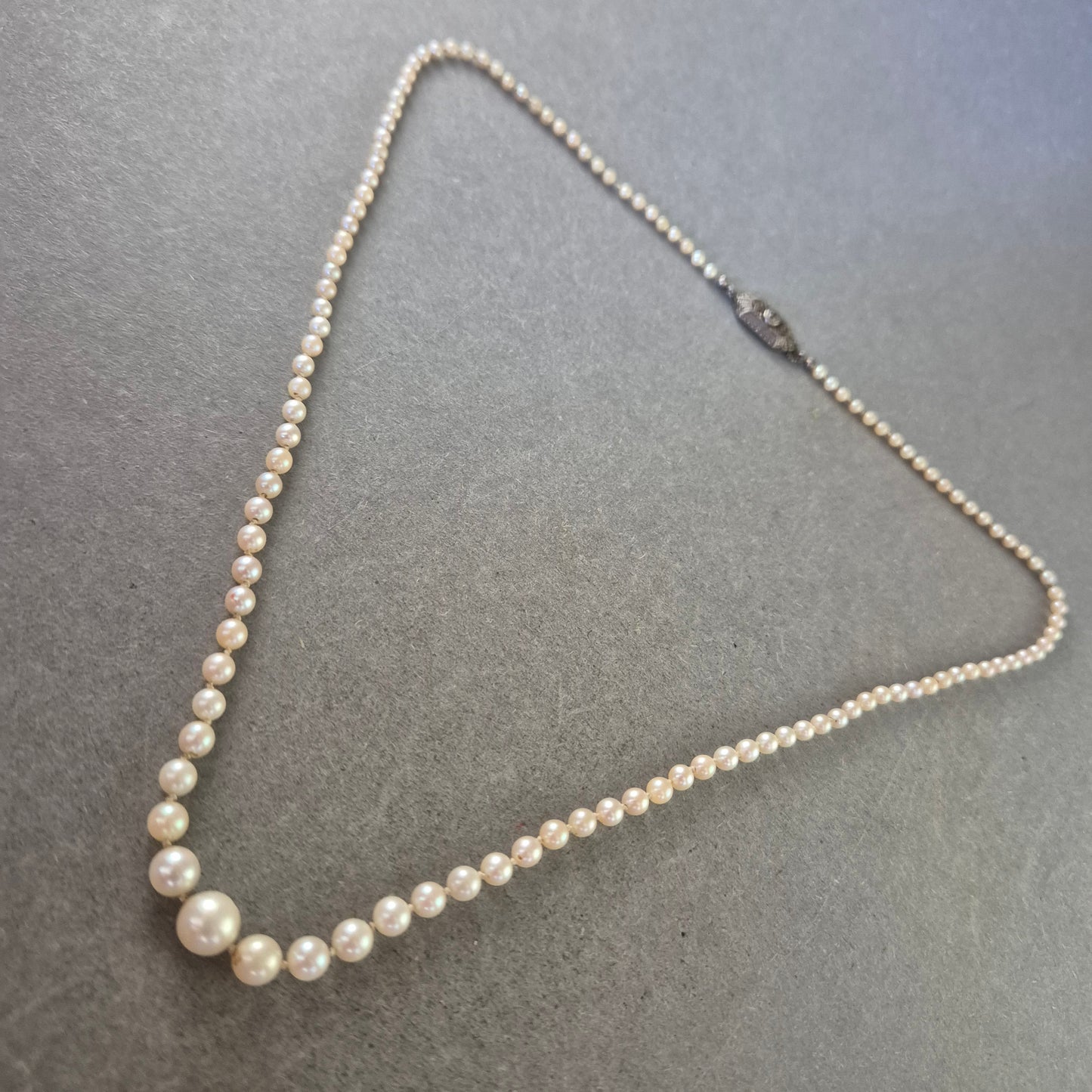 Klassische Perlen Halskette mit Silberverschluss