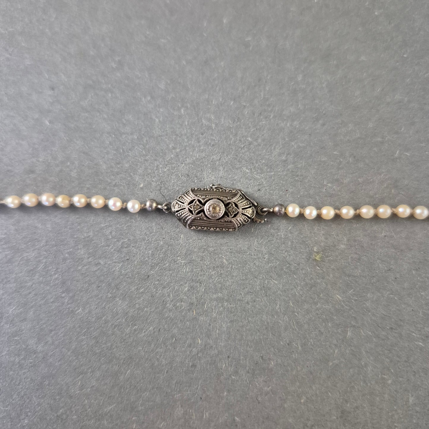 Klassische Perlen Halskette mit Silberverschluss