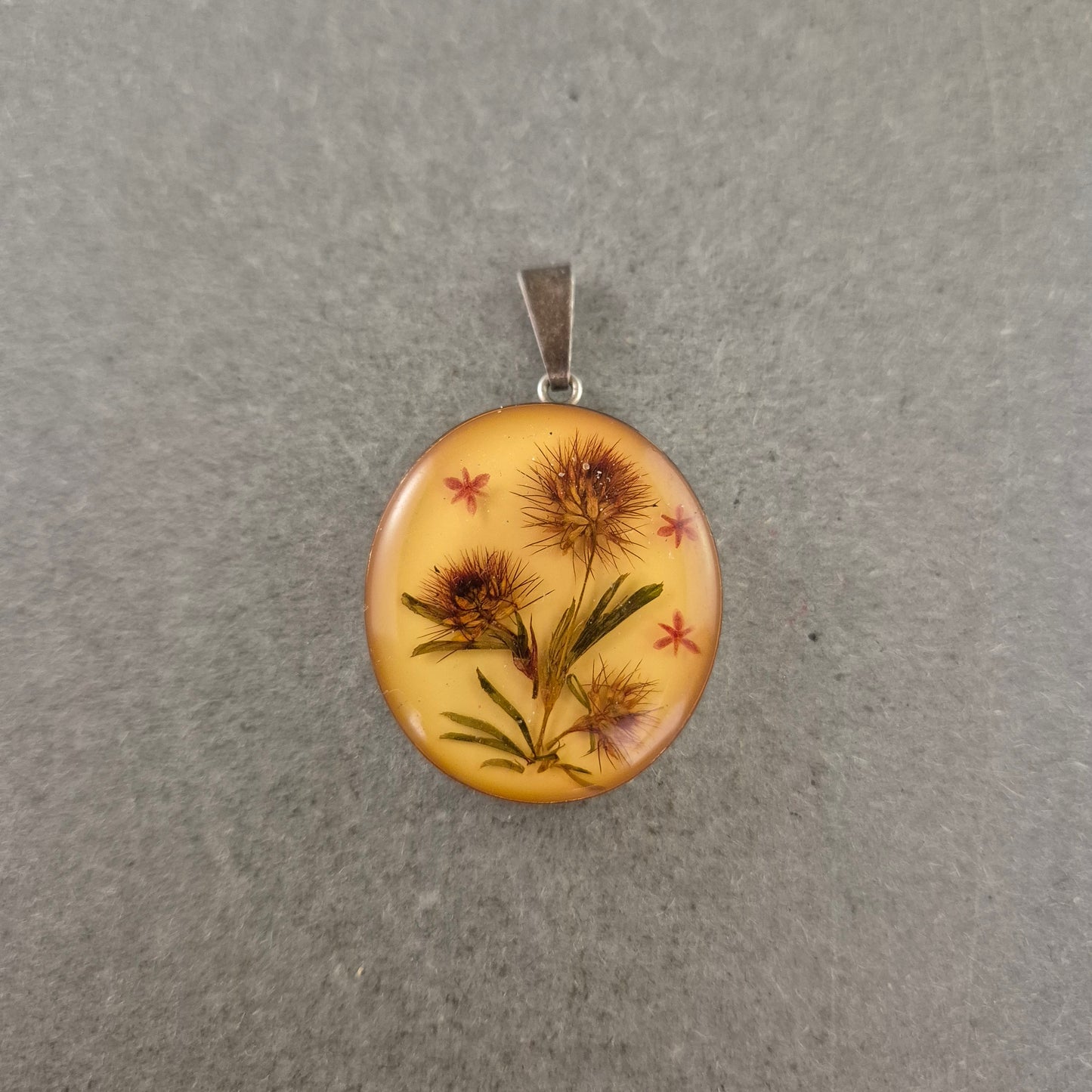 Anhänger mit echten Blüten im Harz – 925er Silberfassung