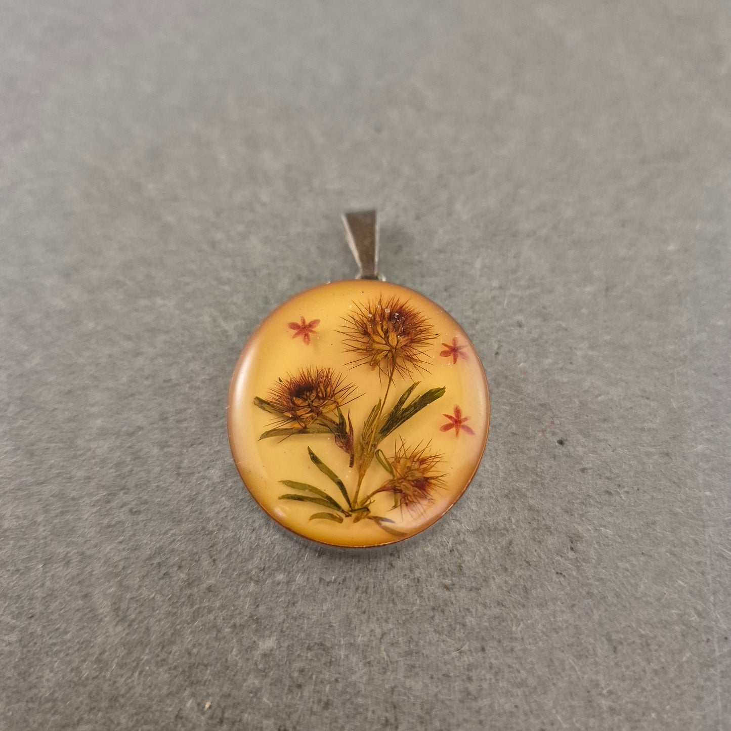 Anhänger mit echten Blüten im Harz – 925er Silberfassung