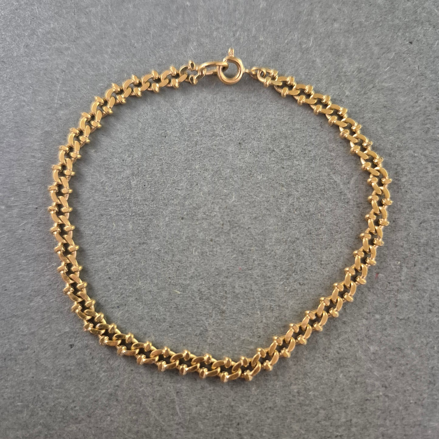 Vintage Armband im Panzer Design – Klassisch und Elegant