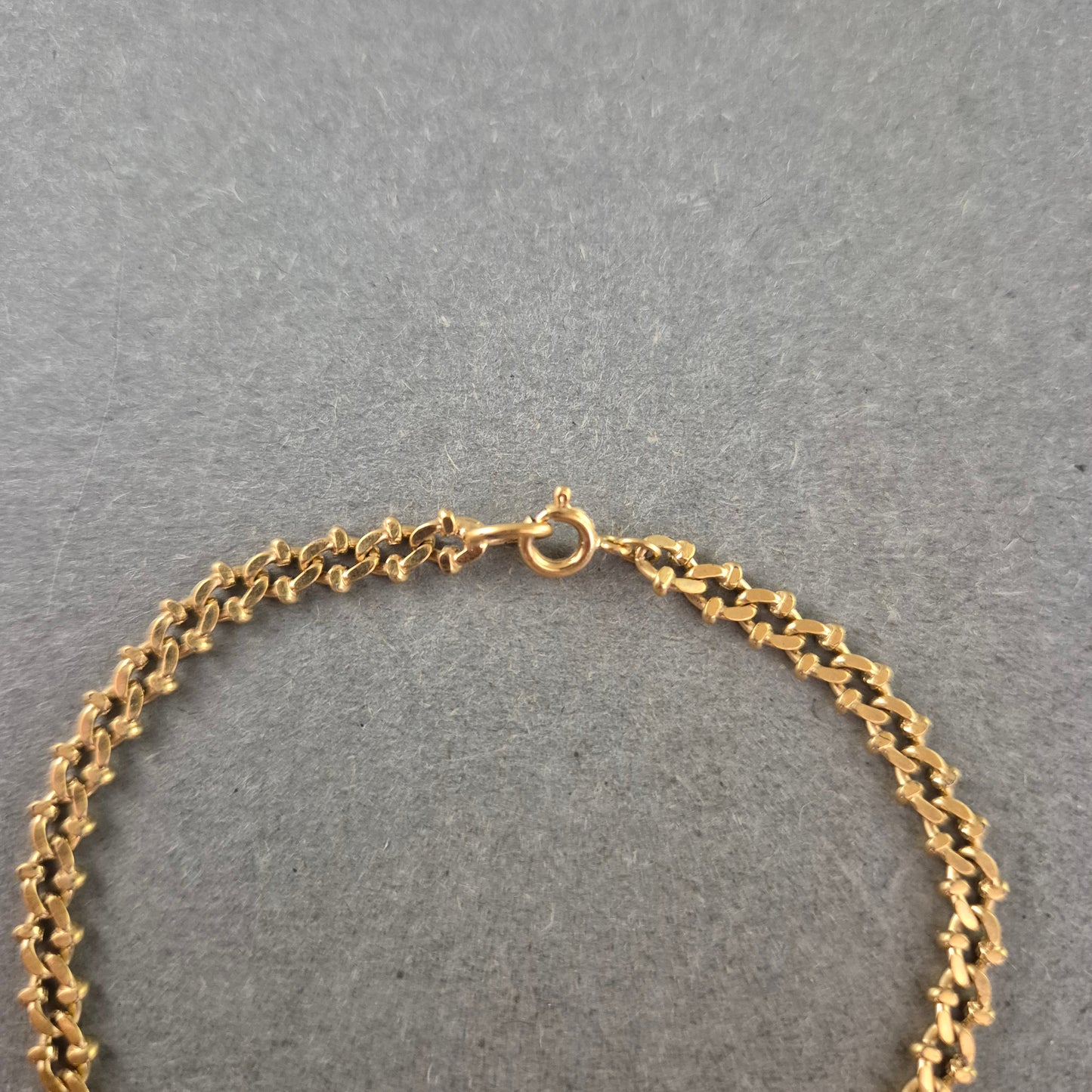 Vintage Armband im Panzer Design – Klassisch und Elegant