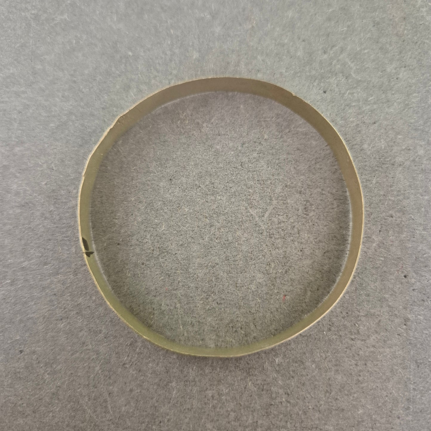 Vintage Armreif mit Ornament Muster – Klassisch und Zeitlos