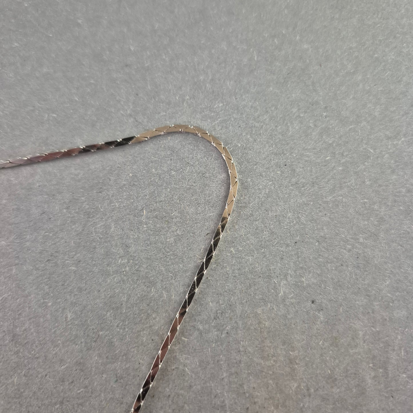 Vintage Kette mit funkelndem Anhänger – Strahlend Elegant