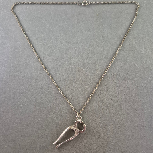 Silberkette mit Werkzeug Anhänger – Originelles Design