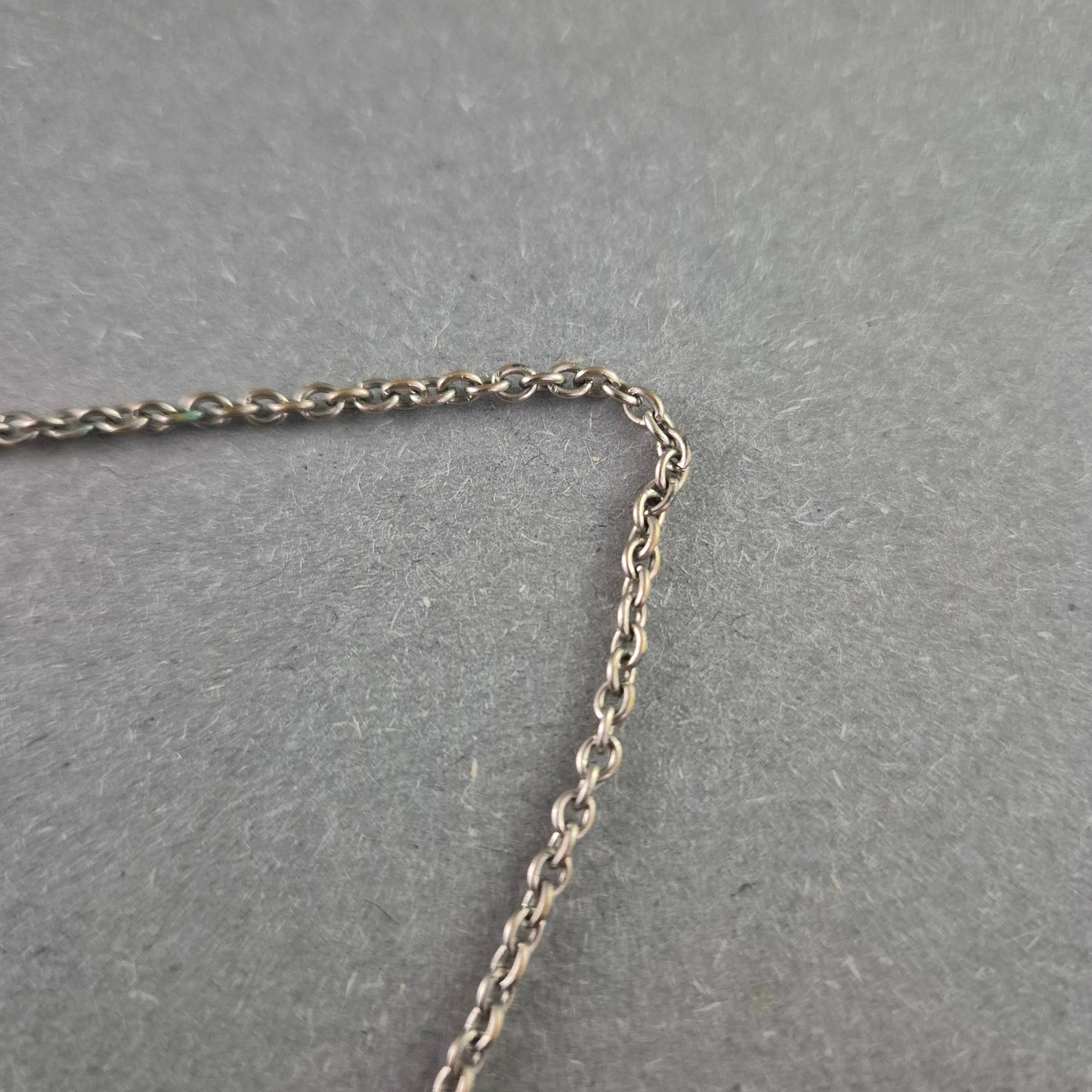 Silberkette mit Werkzeug Anhänger – Originelles Design