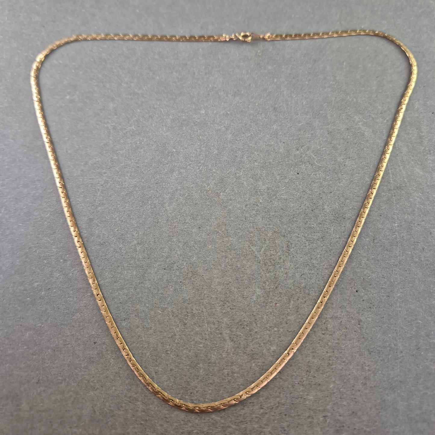 Feine Halskette – Schlichte Gliederkette in warmem Ton