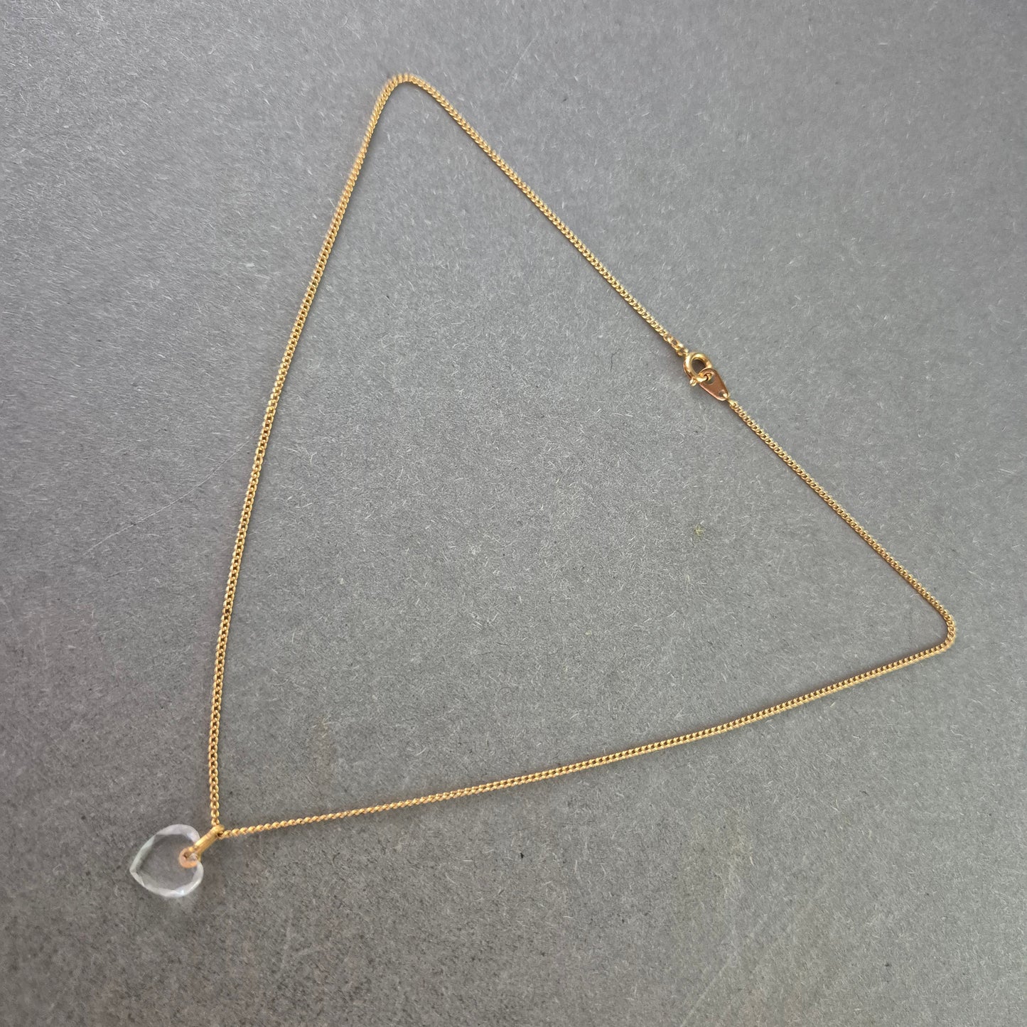 Feine Halskette mit Herz Anhänger – Zeitlos & Elegant