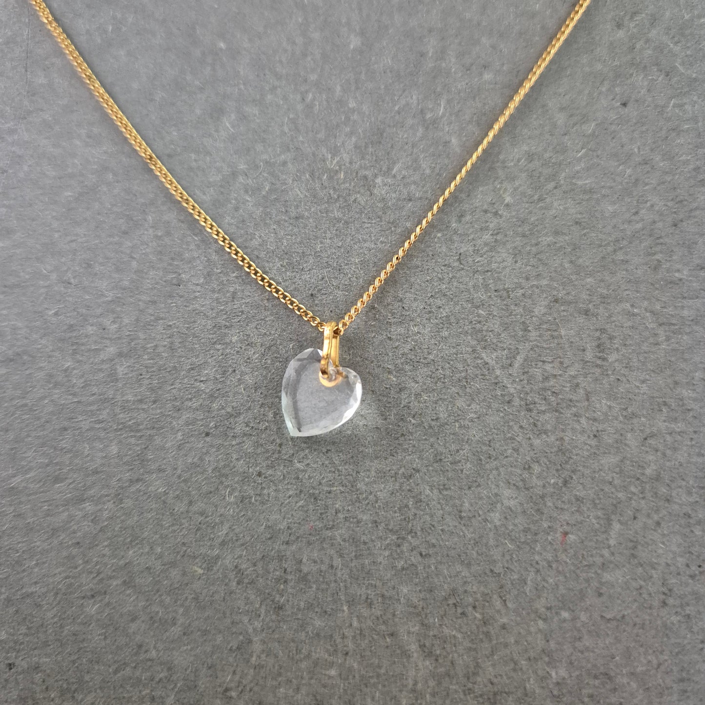 Feine Halskette mit Herz Anhänger – Zeitlos & Elegant