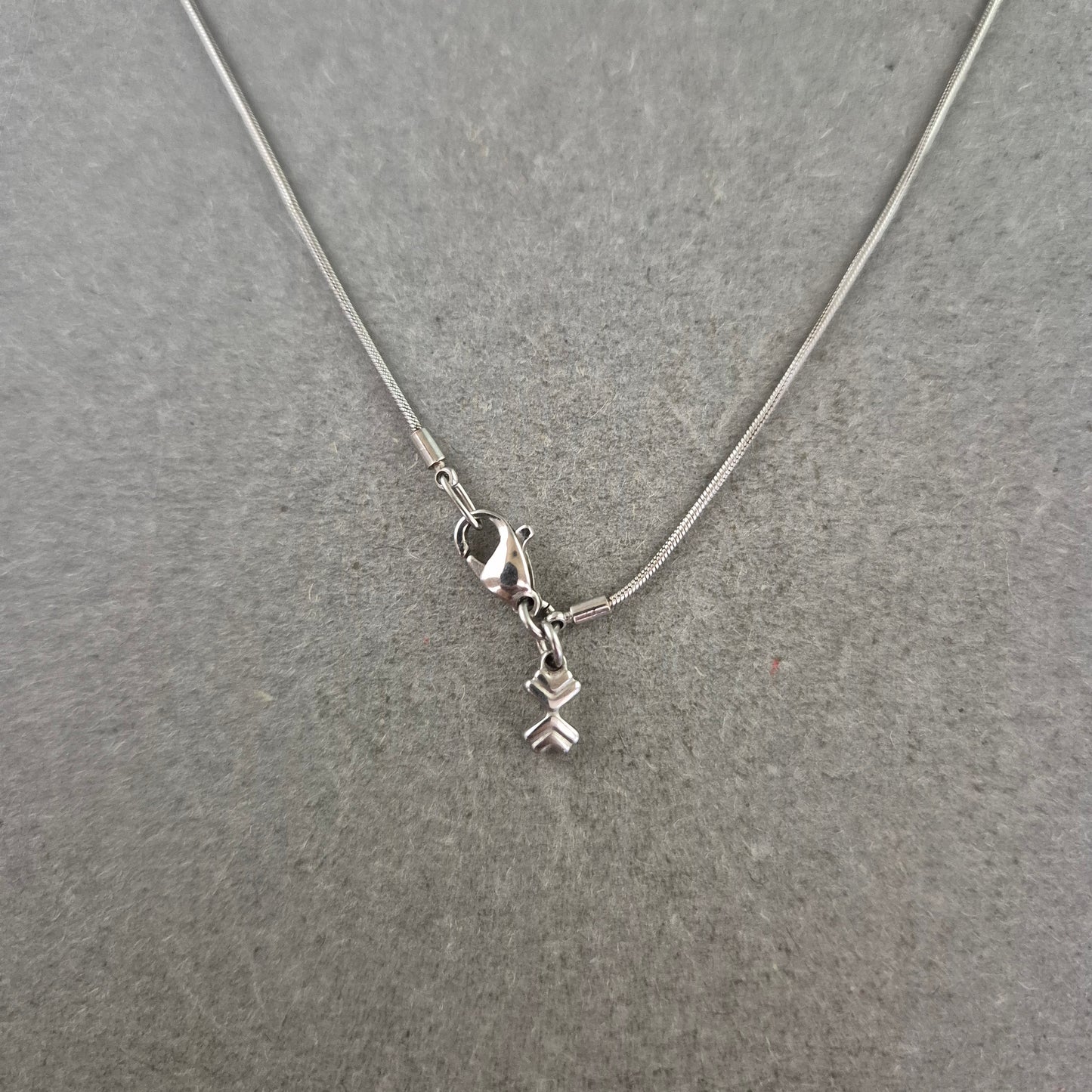 Feine Halskette mit Schlüssel Anhänger – Minimalistisches Design