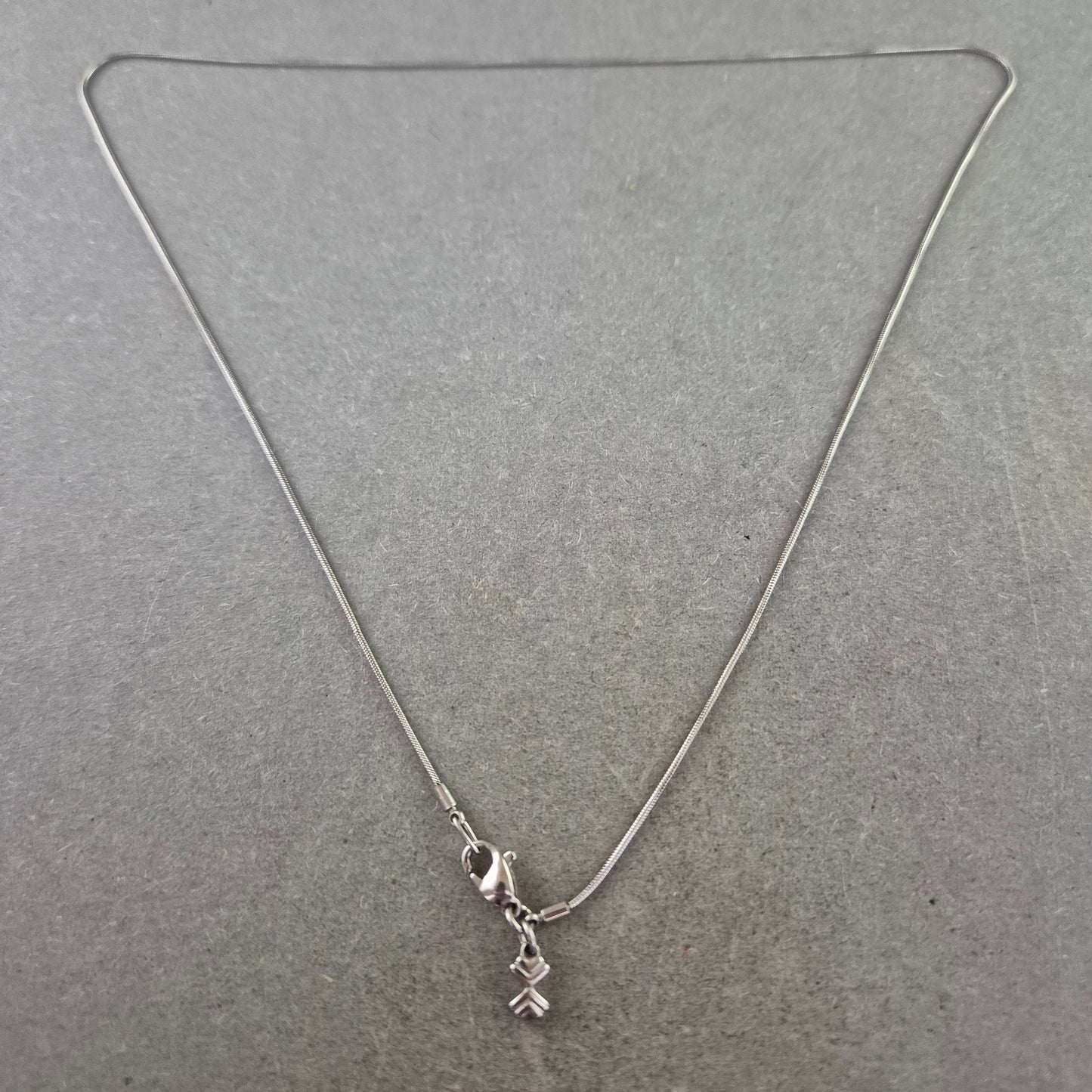 Feine Halskette mit Schlüssel Anhänger – Minimalistisches Design