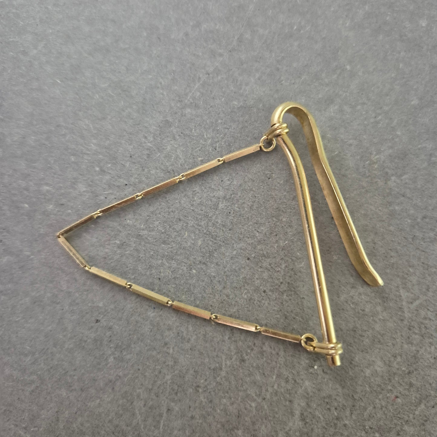 Vintage Brosche – Geometrisches Design in Metalloptik