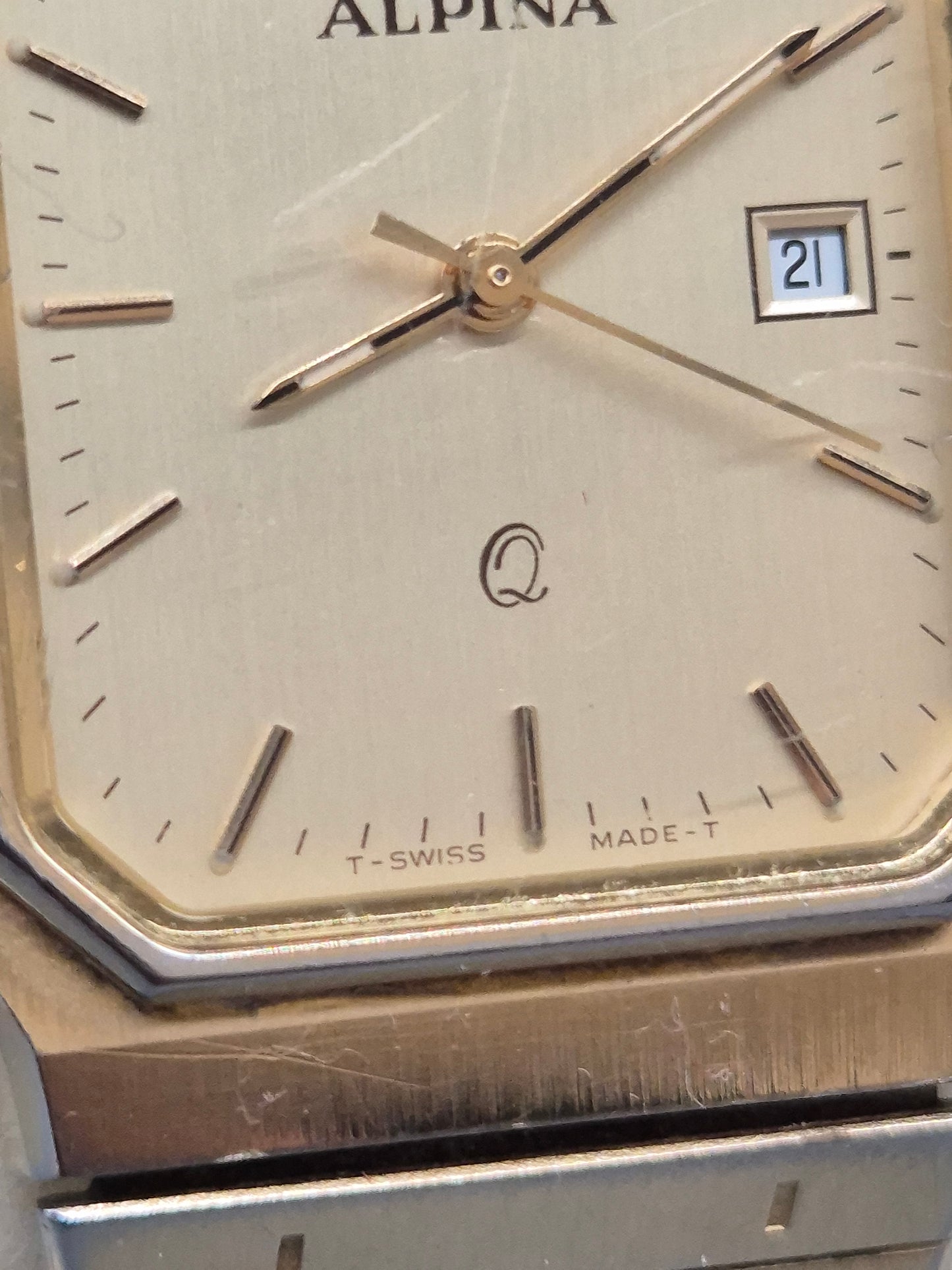 Alpina Herren Uhr – Schweizer Eleganz im rechteckigen Design