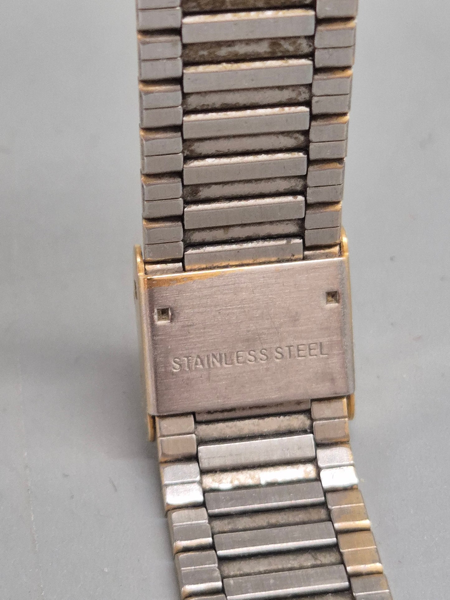 Alpina Herren Uhr – Schweizer Eleganz im rechteckigen Design