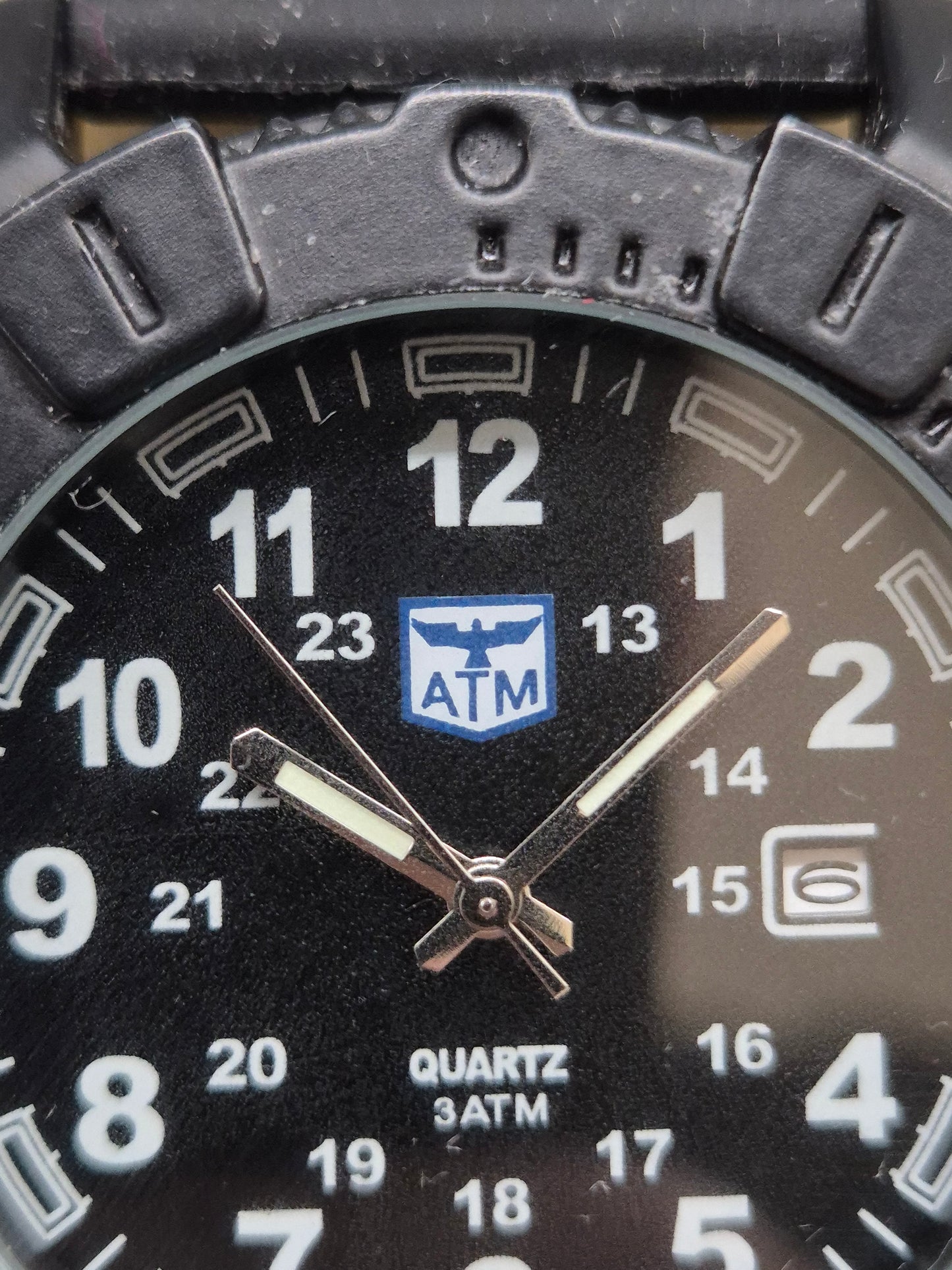 Sportliche Herren Uhr mit robustem Design und Datumsanzeige