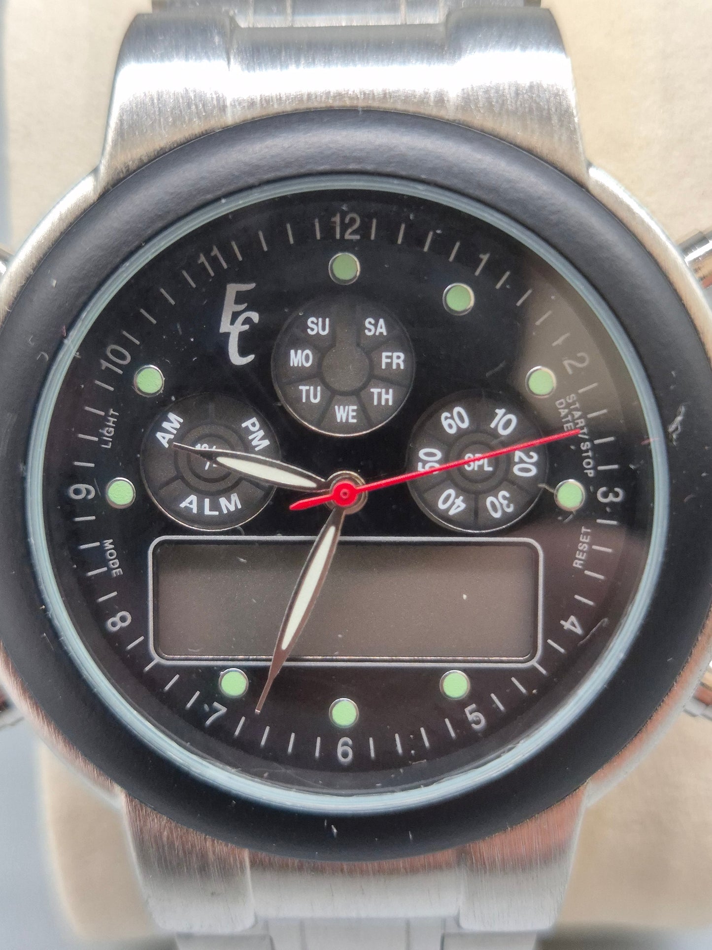 Multifunktionale Eric Chevillard Herren Uhr mit Edelstahlarmband