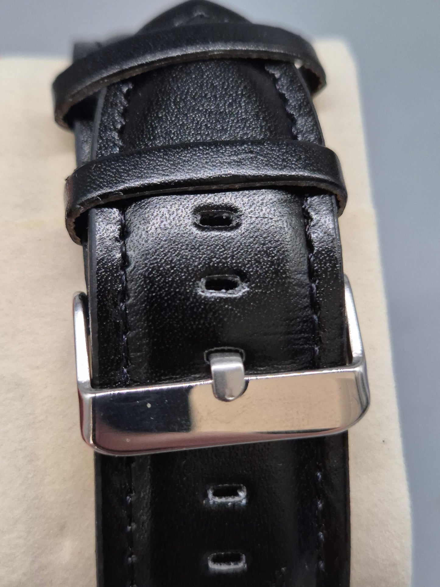 Eclipse Herren Uhr im Retro-Stil mit eckigem Gehäuse