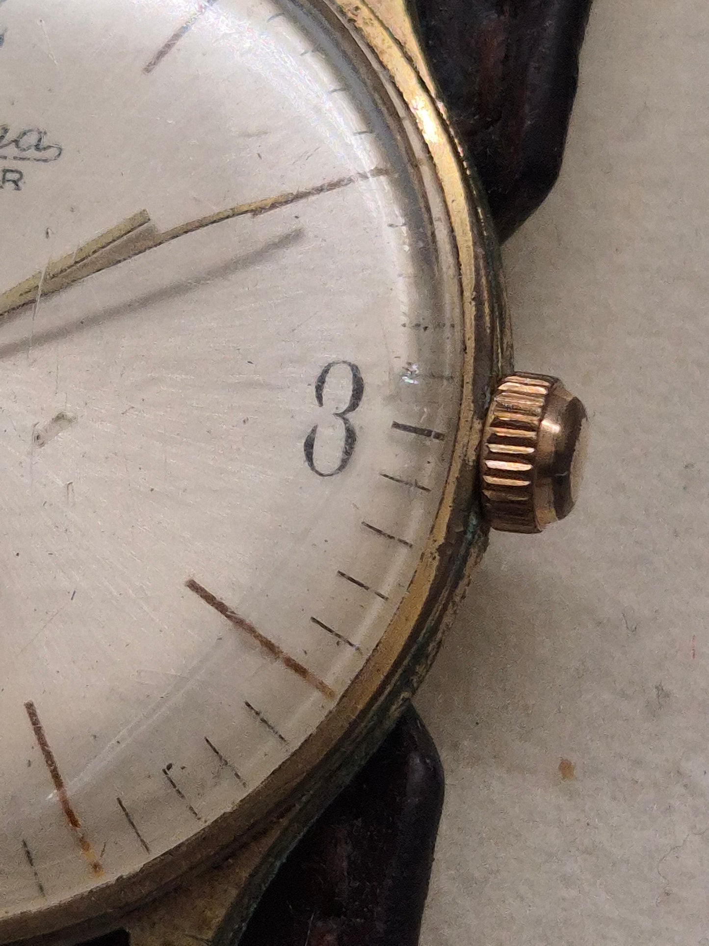 Vintage Isoma Herren Uhr mit Lederband und Münz-Applikation