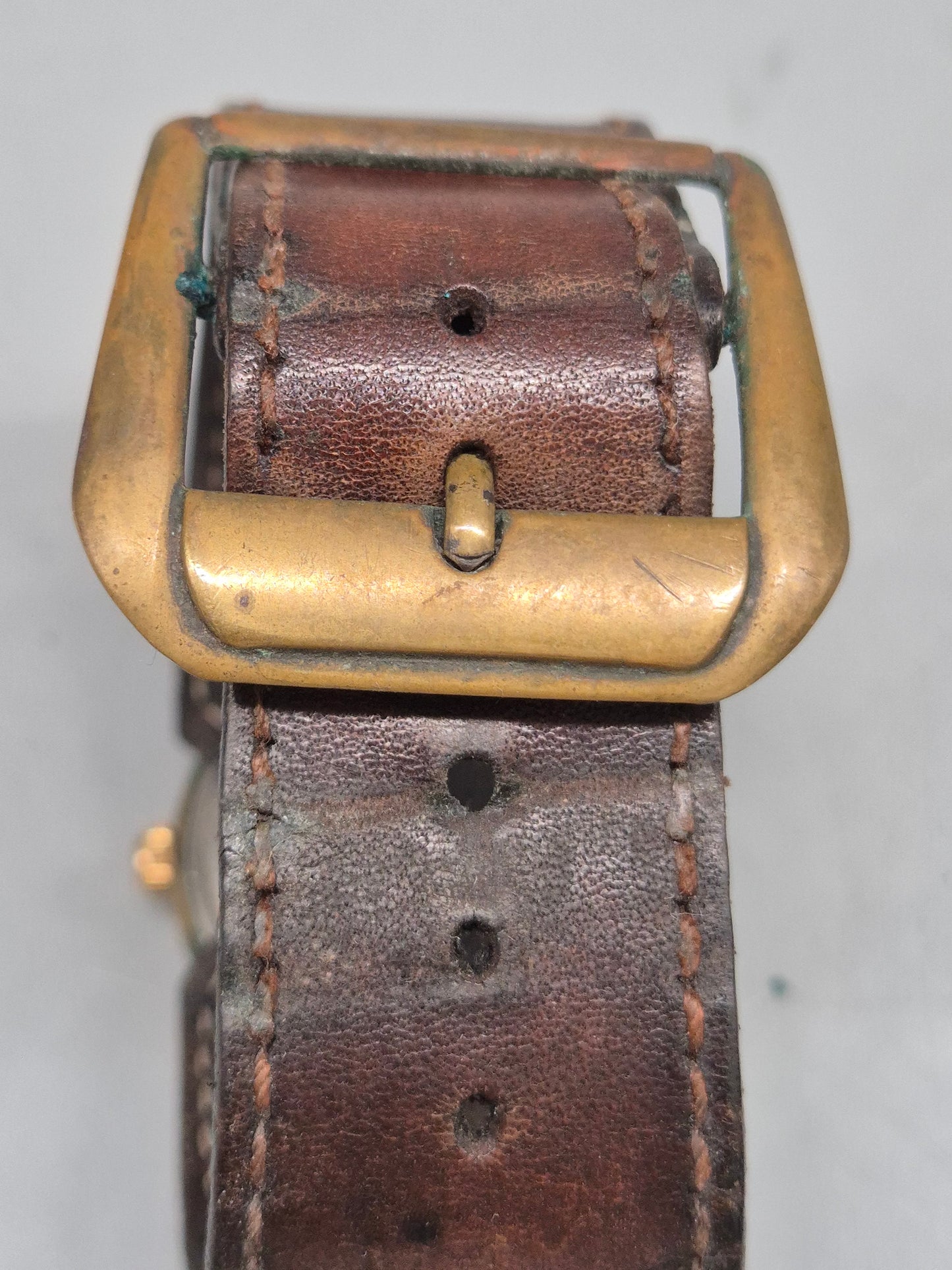 Vintage Isoma Herren Uhr mit Lederband und Münz-Applikation