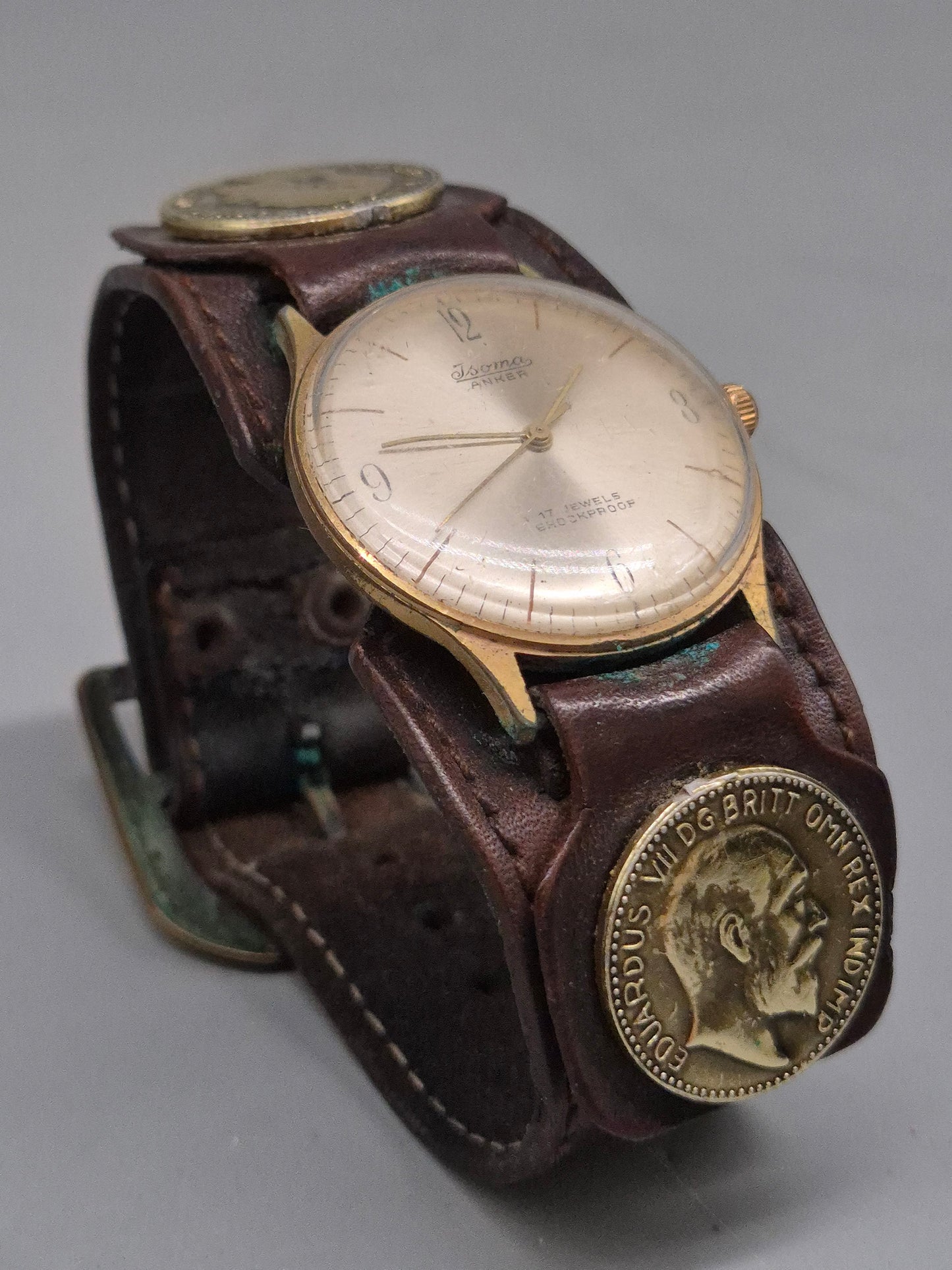 Vintage Isoma Herren Uhr mit Lederband und Münz-Applikation