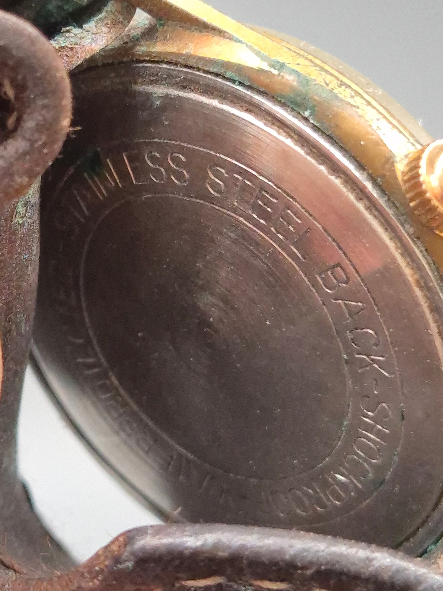 Vintage Isoma Herren Uhr mit Lederband und Münz-Applikation