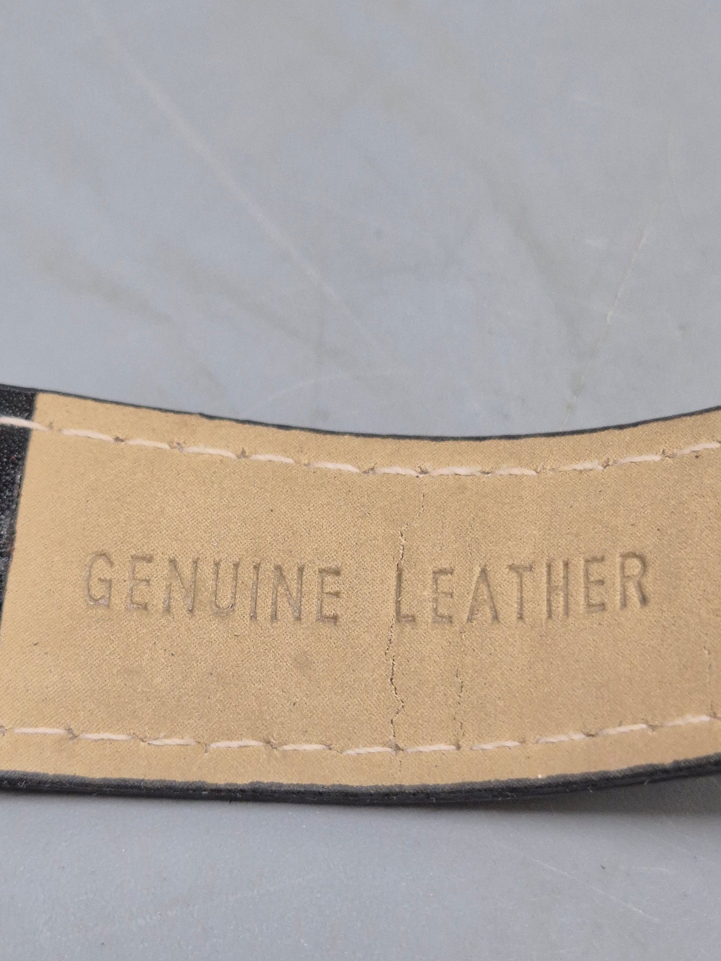 Klassische Eric Chevillard Herren Uhr – Mit Lederarmband & Beleuchtung