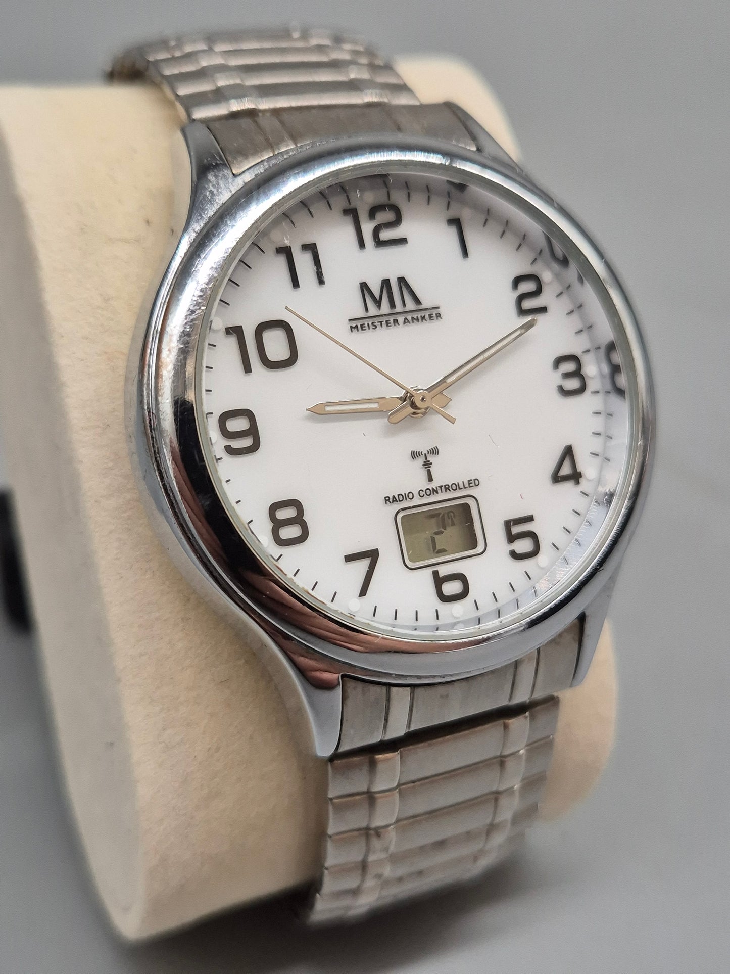 Meister Anker Herren Uhr – Funkuhr mit klarem Zifferblatt