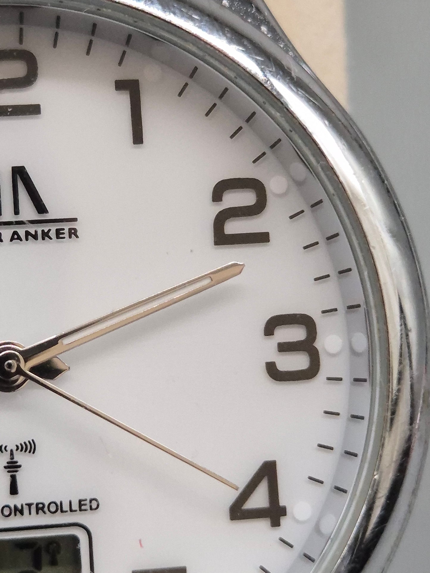Meister Anker Herren Uhr – Funkuhr mit klarem Zifferblatt