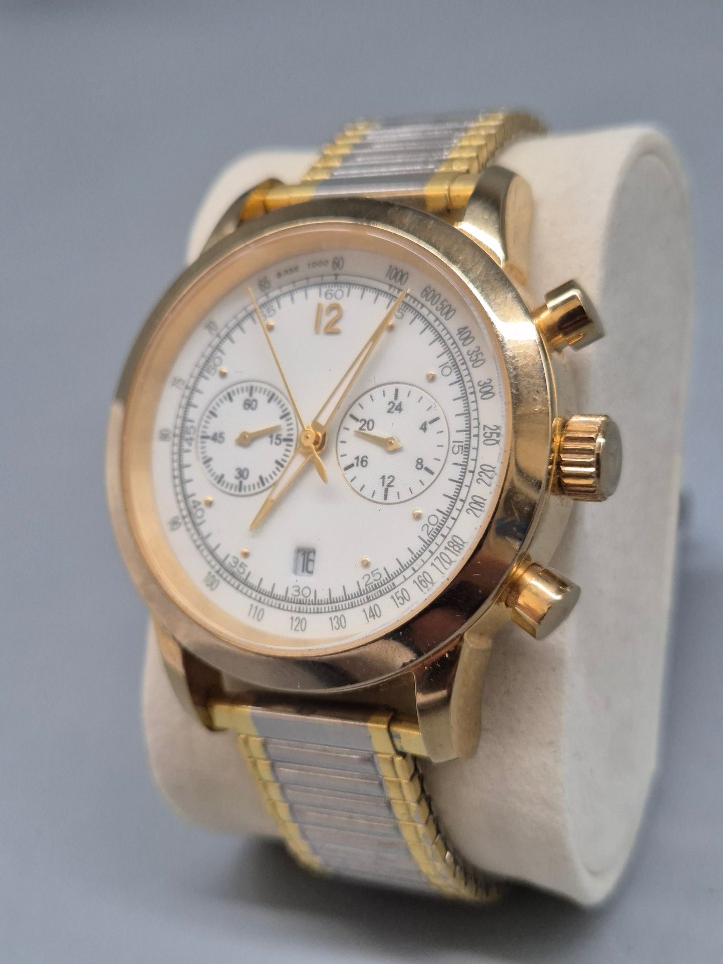 Exklusive Mercedes-Benz Herren Uhr – Chronograph mit Goldakzenten