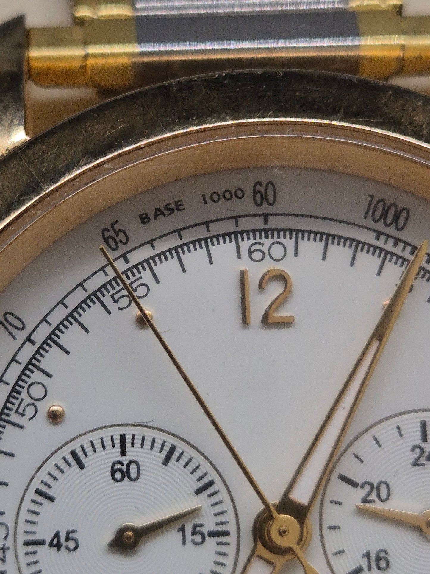 Exklusive Mercedes-Benz Herren Uhr – Chronograph mit Goldakzenten