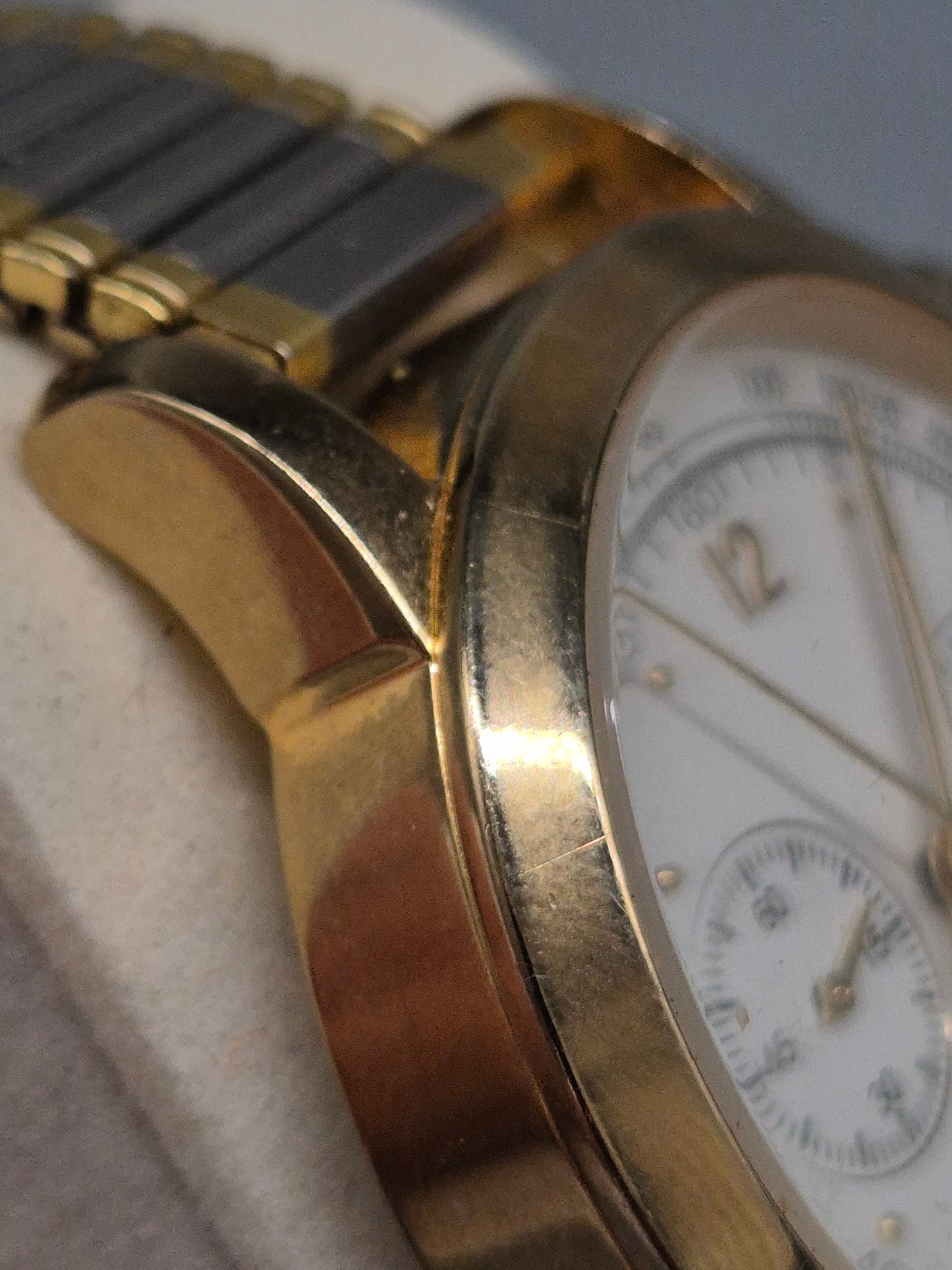 Exklusive Mercedes-Benz Herren Uhr – Chronograph mit Goldakzenten