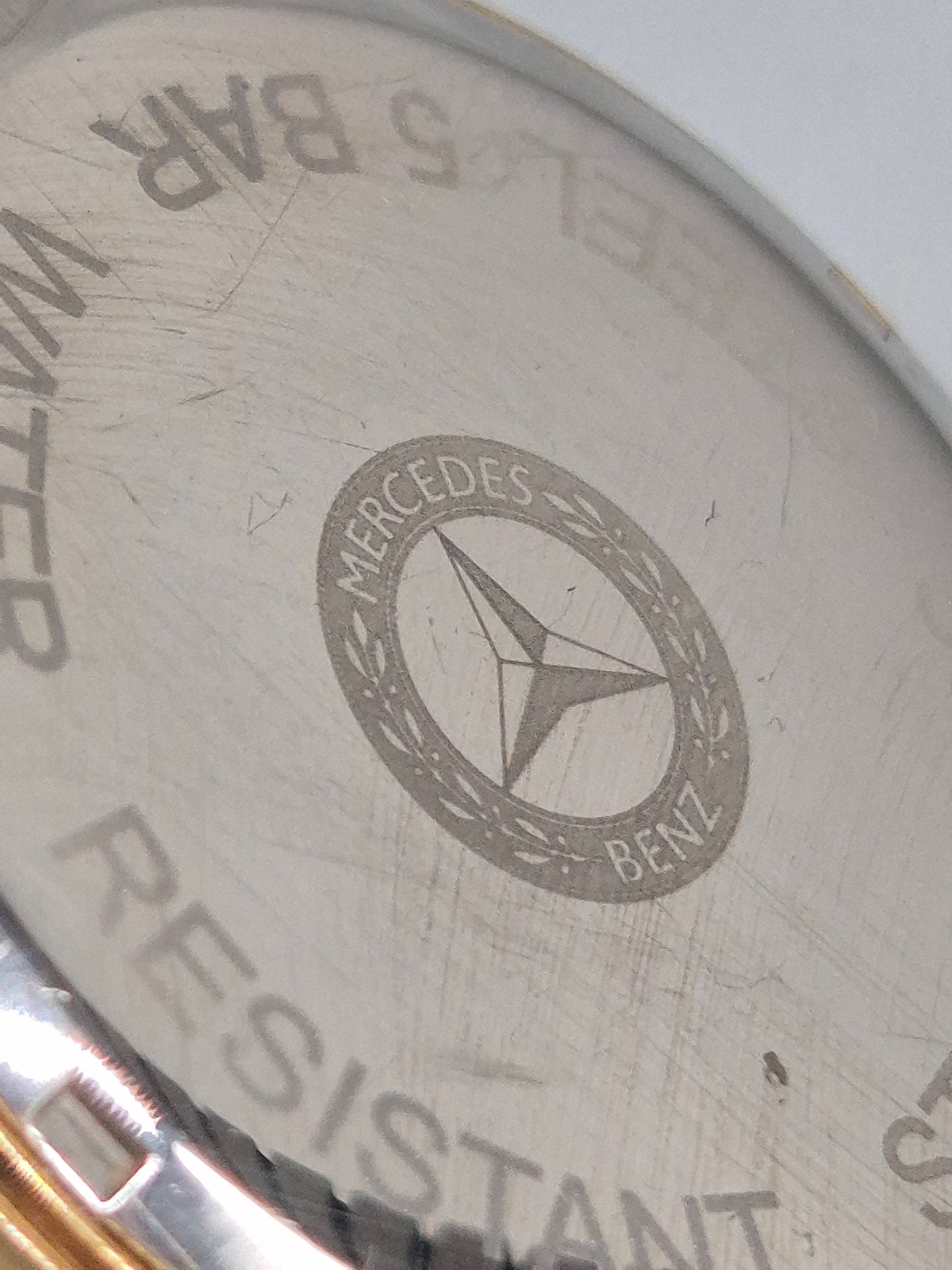 Exklusive Mercedes-Benz Herren Uhr – Chronograph mit Goldakzenten