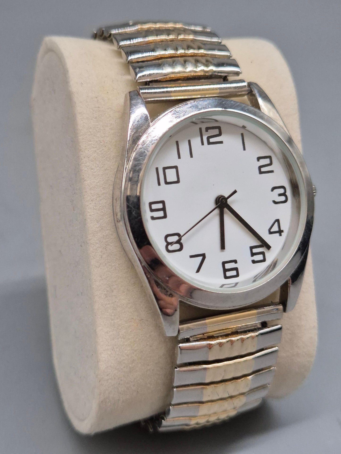 Klassische Herren Uhr mit elastischem Band – Gut lesbares Zifferblatt